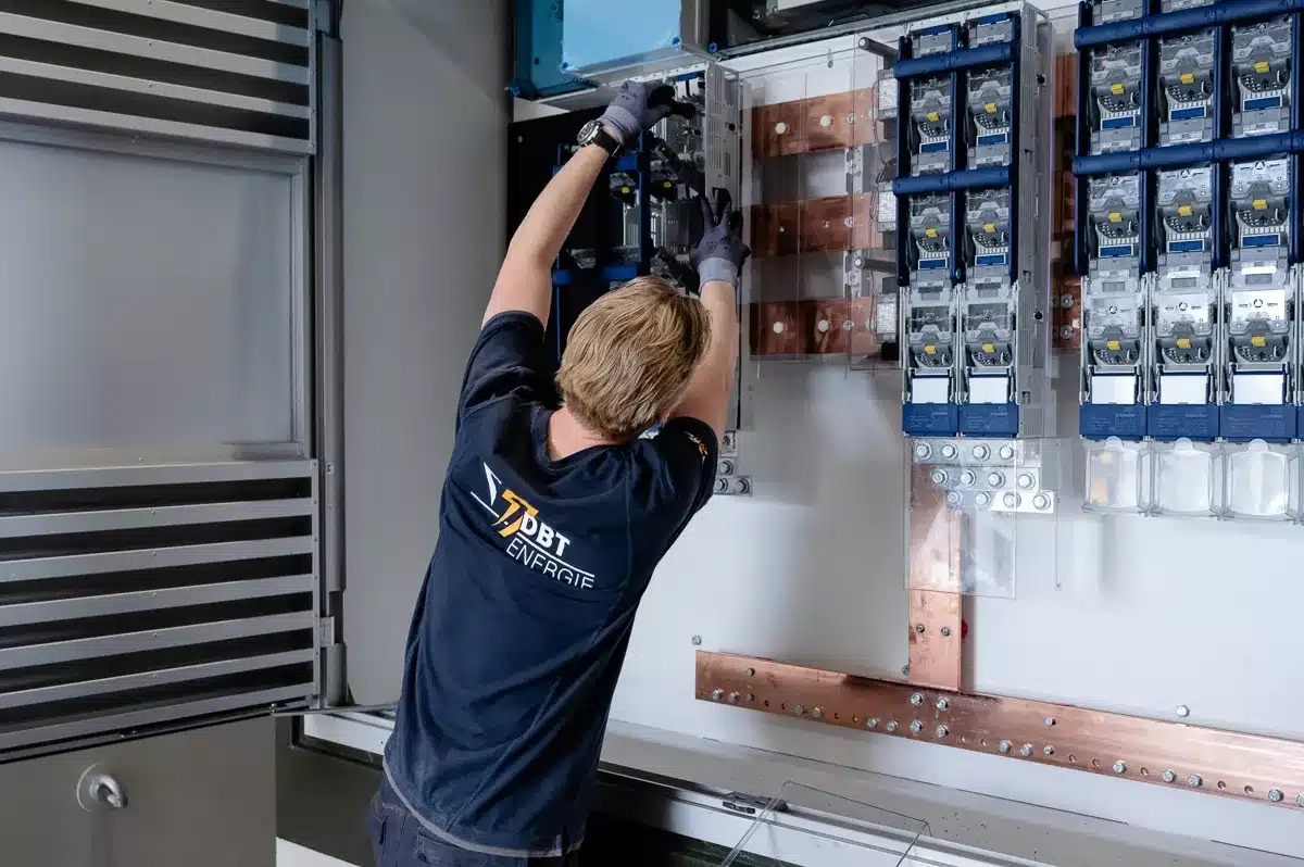 Compactstation installeren