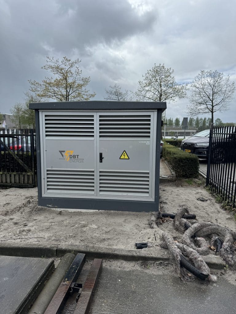 Aan Kuijf Onroerend Goed B.V. geleverde compactstation