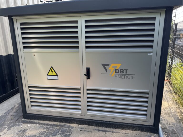 Compactstation van 2500 kVA van DBT Energie bij WS Holding in Naaldwijk